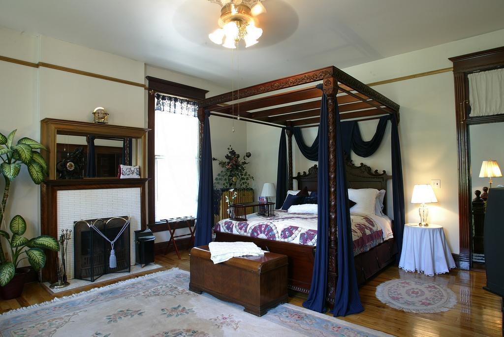Beall Mansion An Elegant Bed & Breakfast Inn Alton Chambre photo